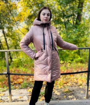 Зимняя куртка пуховик на девочку удлиненная теплая курточка бежевая 140-158р